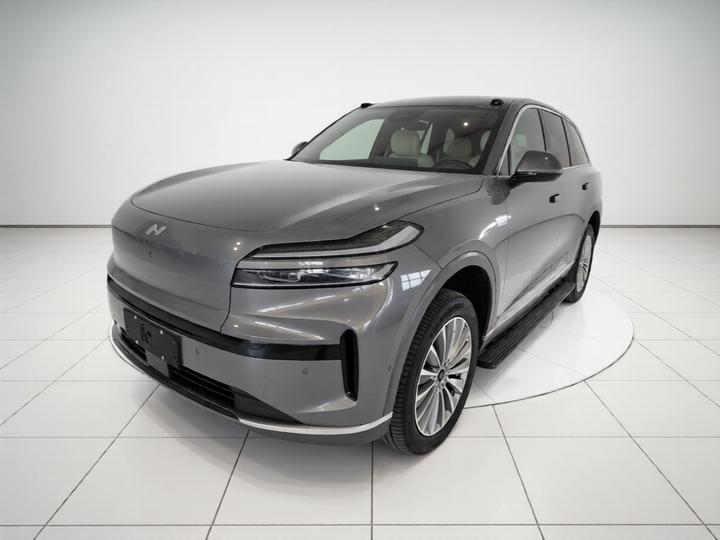 L90 2025 Ultra 6-Seater 60