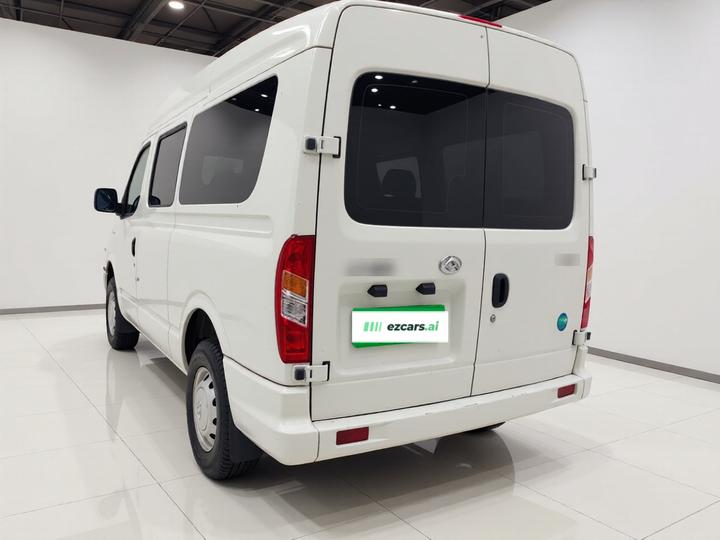 MAXUS V80 2025 Value 2.0T MT Short Wheelbase 127Ps 5/6-Seater photo 4