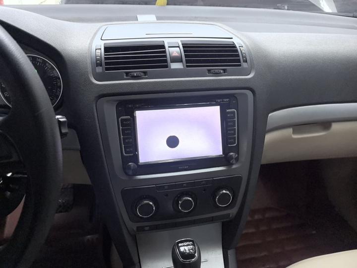 Octavia 2015 Classic 1.6L AT photo 5