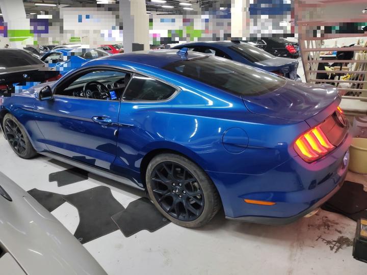 Mustang 2021 2.3T EcoBoost photo 3