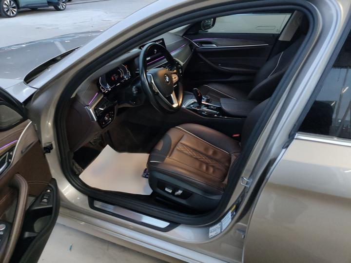 5 Series EV 2020 530Le Luxury photo 8