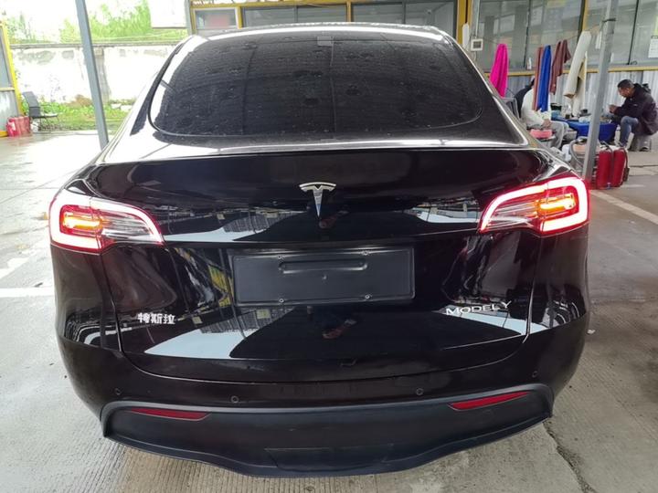 Model Y 2021 Standard Range RWD photo 3