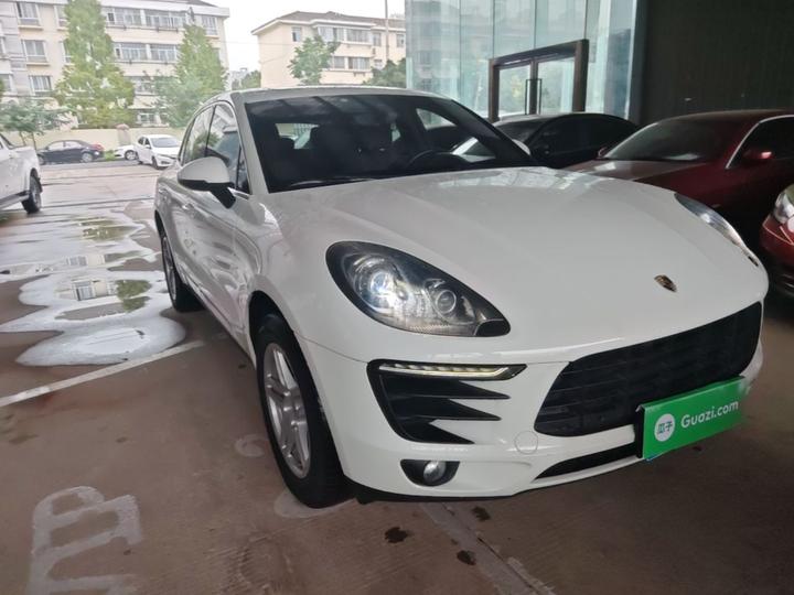 2017 Macan 2.0T photo 3