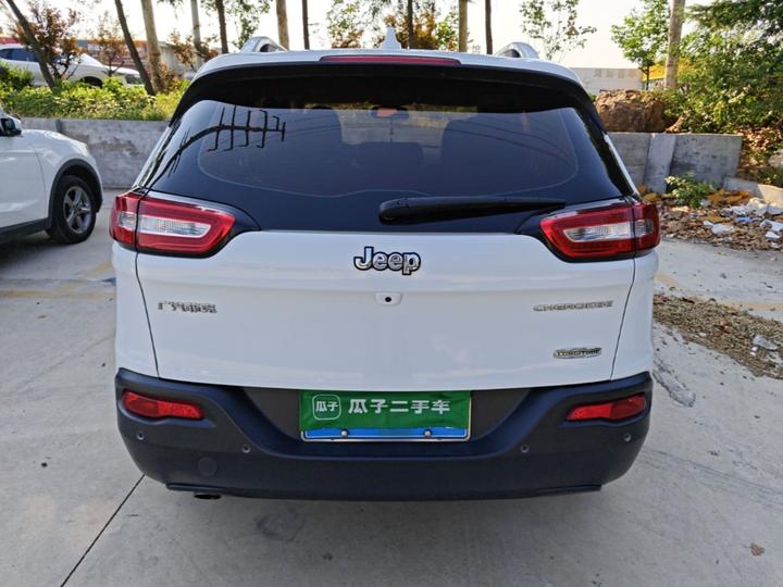 Cherokee 2016 2.0L photo 3