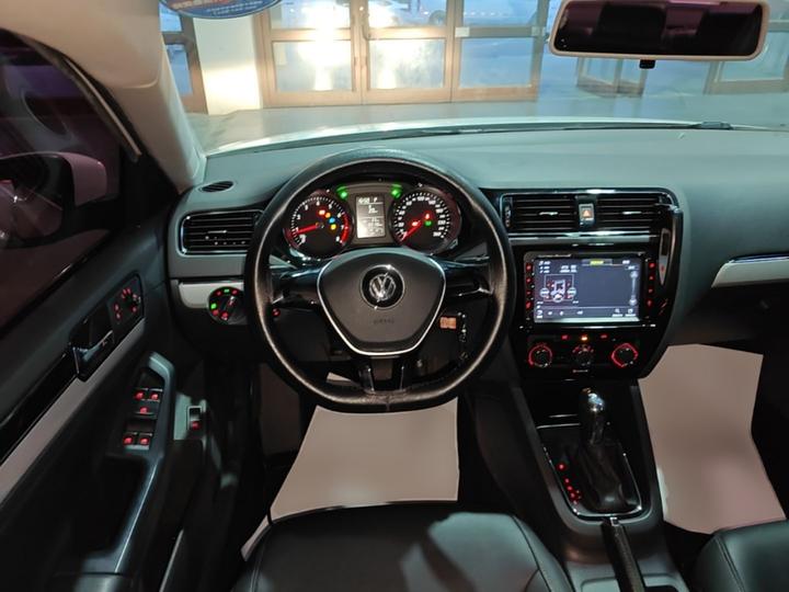 Sagitar 2015 1.6L AT Comfort photo 6