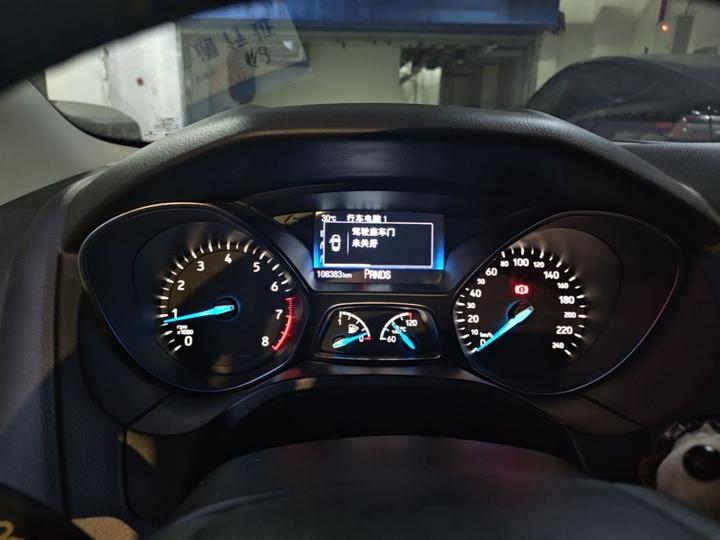 Focus 2015 Hatchback EcoBoost 180 AT Sport photo 2