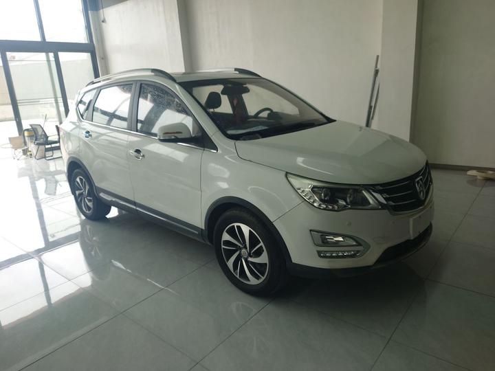 560 2015 1.8L MT Luxury photo 3