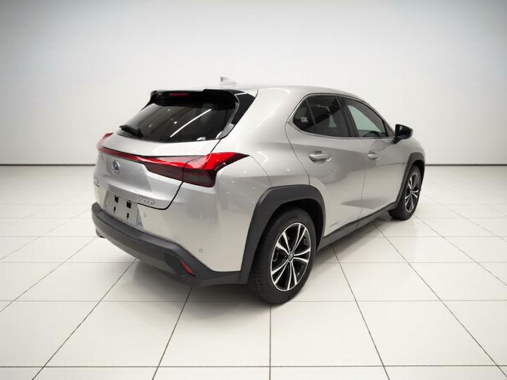 UX 2020 260h photo 6