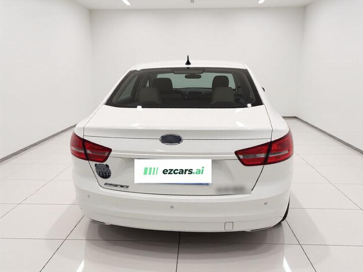 Escort 2015 1.5L AT Comfort photo 5