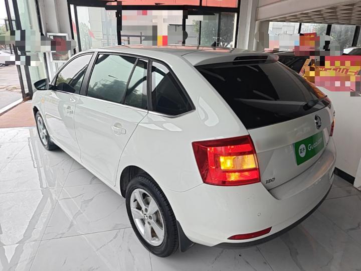 Rapid Spaceback 2016 1.6L AT photo 4