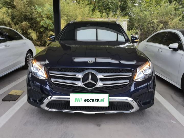 GLC 2019 GLC 200 4MATIC photo 2