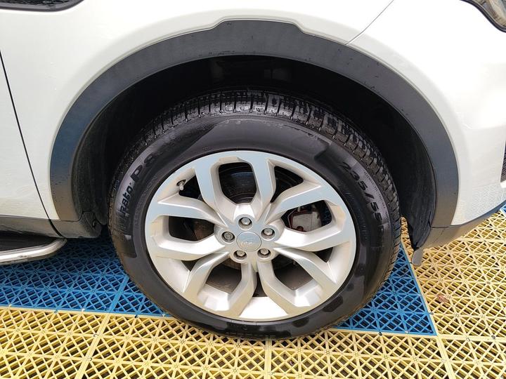 Discovery Sport 2016 2.0T HSE photo 8