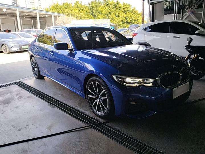3 Series 2020 320Li M Sport Package photo 3