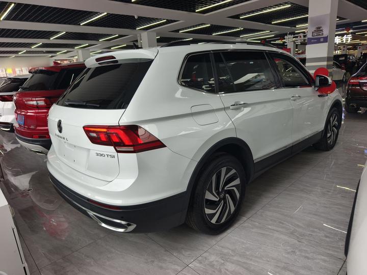 Tiguan L 2023 330TSI AT RWD Comfort photo 4