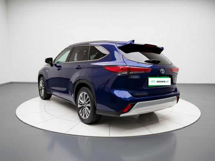 Highlander 2022 Hybrid 2.5L AWD Luxury 7-Seater photo 4