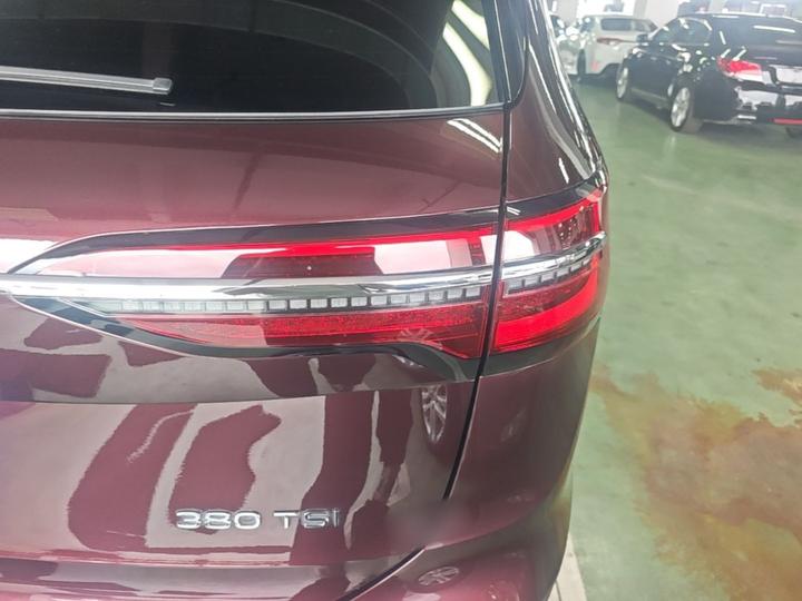 Viloran 2023 Facelift 380TSI Premium photo 7