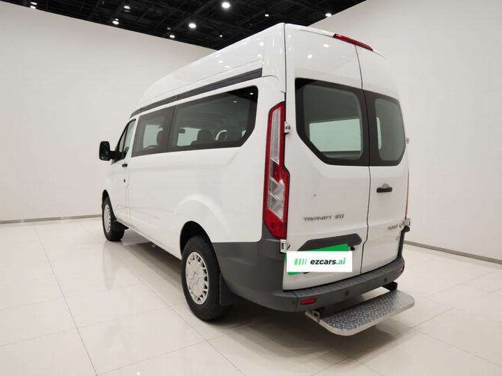 Transit 2019 2.0T Diesel Short Wheelbase 6-Seater China VI photo 4