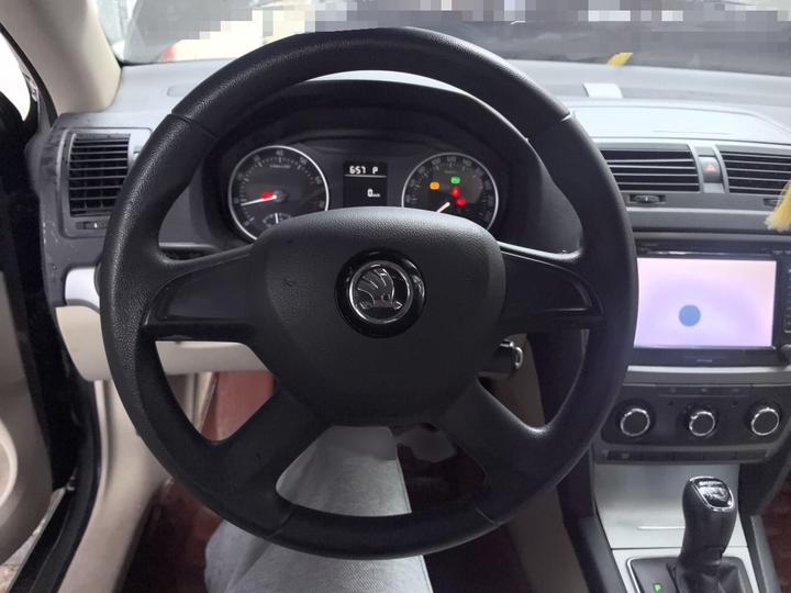 Octavia 2015 Classic 1.6L AT photo 3