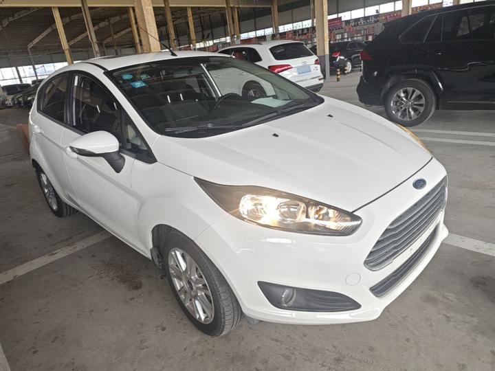 2013 Hatchback 1.5L AT photo 3