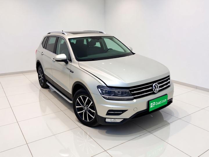 Tiguan L 2018 330TSI AT RWD Luxury photo 3