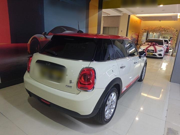 2020 1.5T ONE 5-Door photo 4