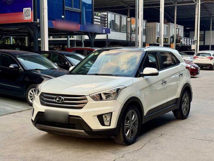 ix25 2015 1.6L AT RWD Smart GLS