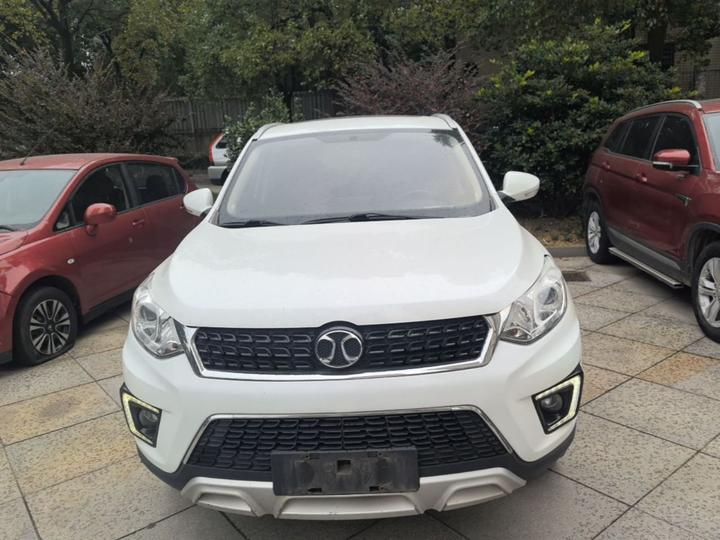BAIC X35 2016 1.5L AT Luxury photo 2