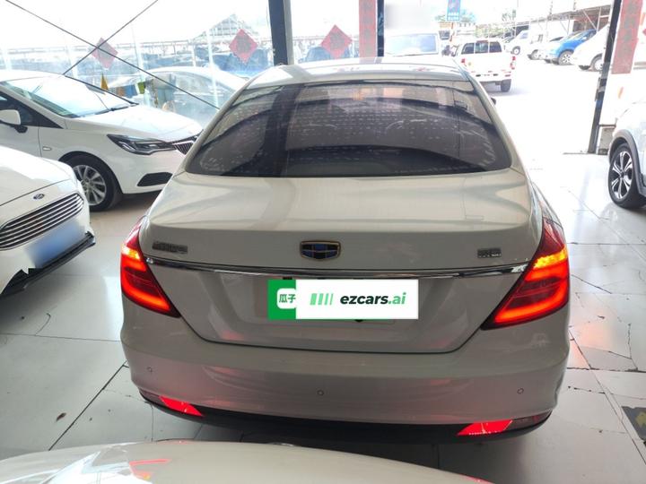 Emgrand 2017 Sedan 1.5L MT photo 3