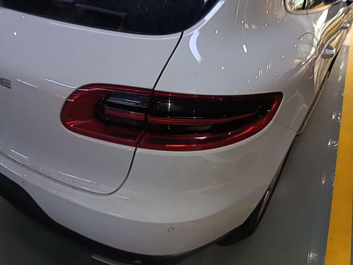 2016 Macan 2.0T photo 7