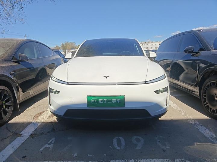 Model Y 2026 Long Range RWD photo 2