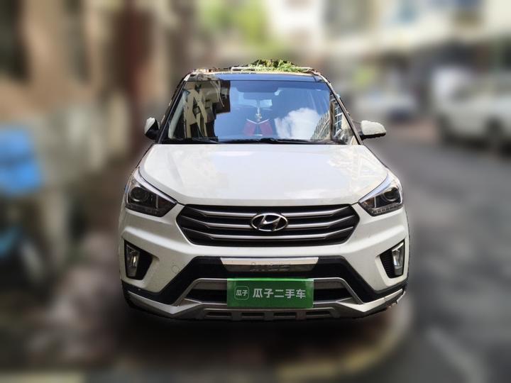 ix25 2015 1.6L AT RWD Premium DLX photo 2