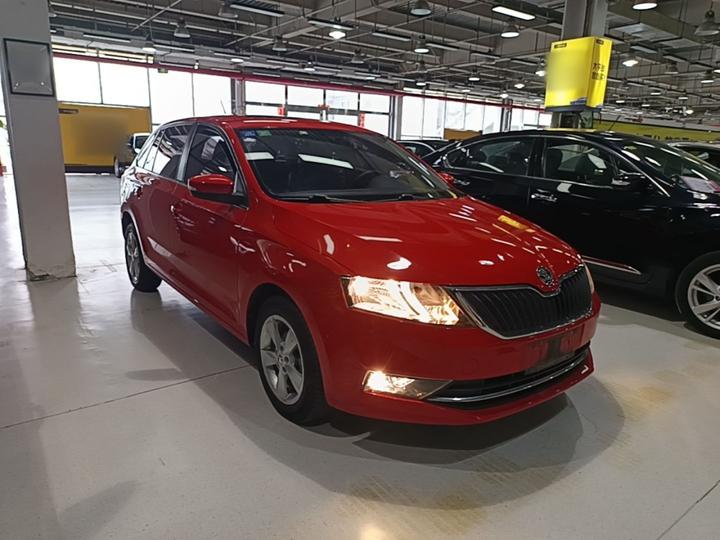 Rapid Spaceback 2019 1.5L AT Comfort photo 3