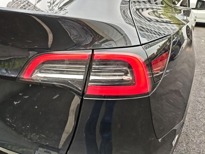 Model Y 2024 RWD photo 7