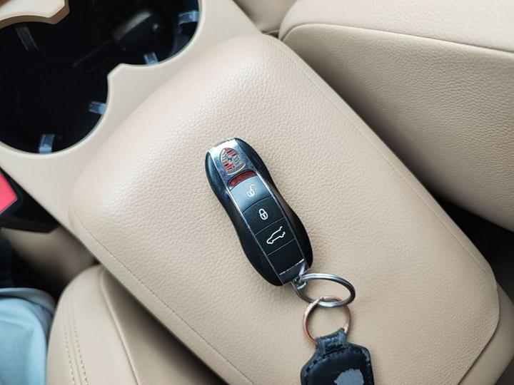 2016 Macan 2.0T photo 8