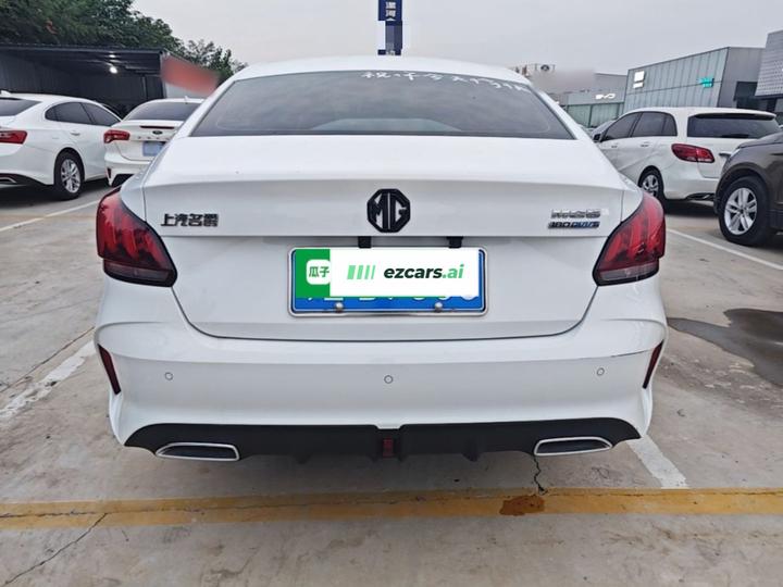 MG5 2023 180DVVT CVT Luxury photo 5