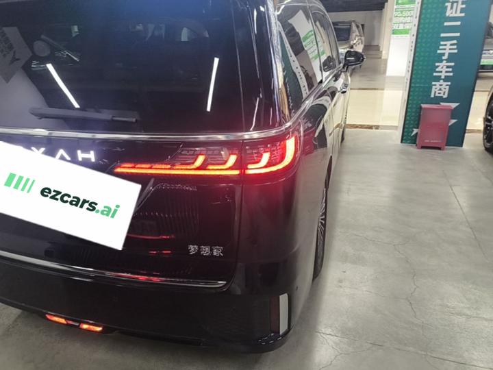 Voyah Dreamer 2025 PHEV AWD Flagship photo 7