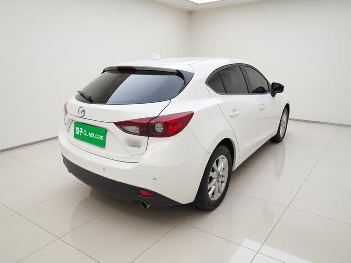 3 Axela 2016 Hatchback 1.5L AT Luxury photo 4