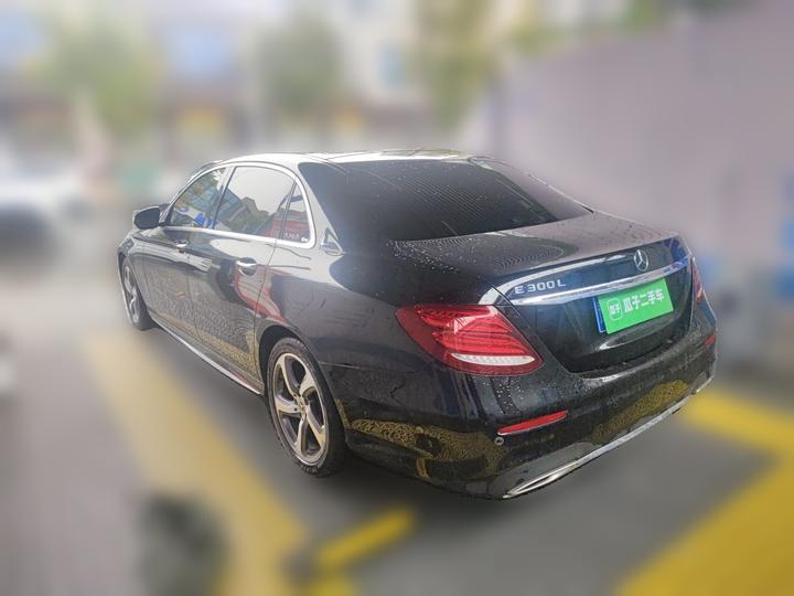 E-Class 2019 E 300 L Sport Luxury photo 4