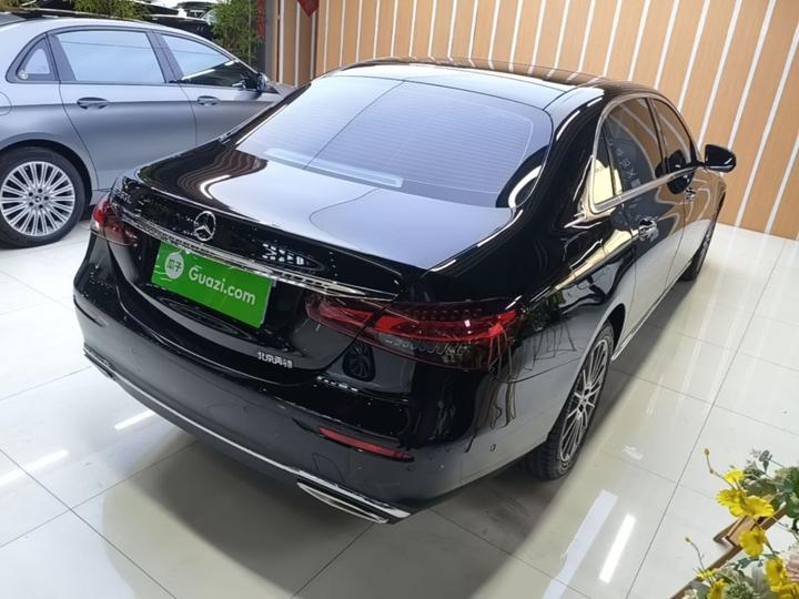 E-Class 2023 E 260 L photo 4