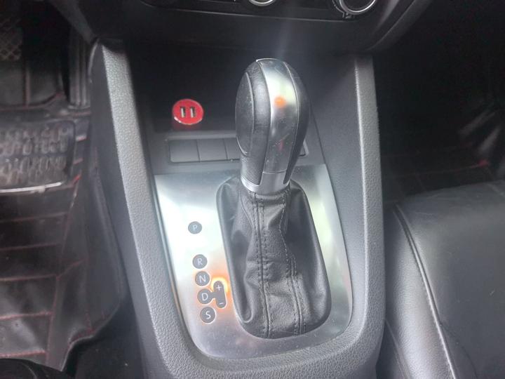 Sagitar 2012 1.6L AT Comfort photo 6