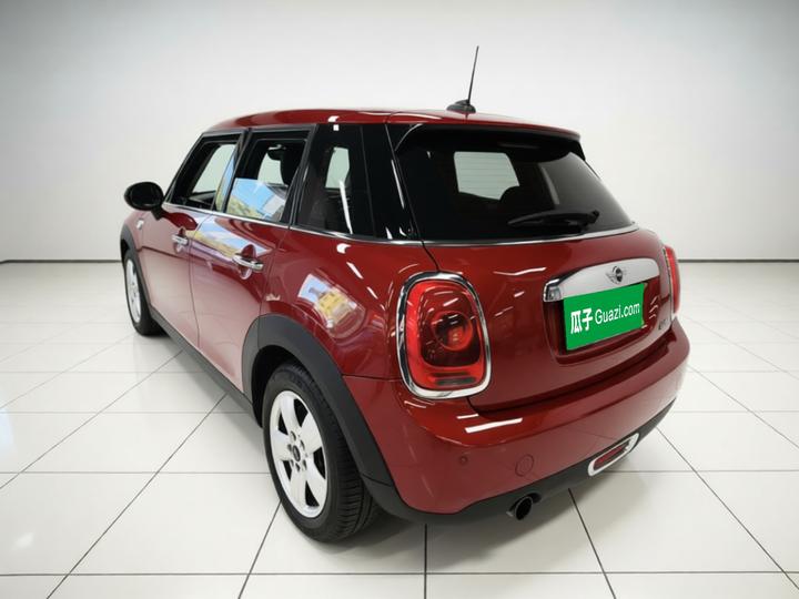 2015 1.2T ONE 5-Door photo 4