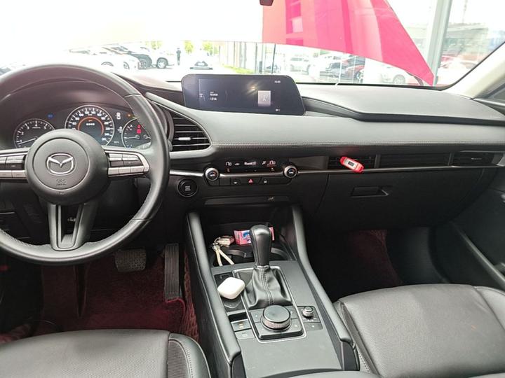 3 Axela 2020 1.5L AT photo 8