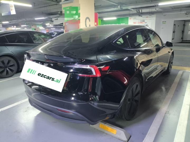Model 3 2023 RWD photo 4