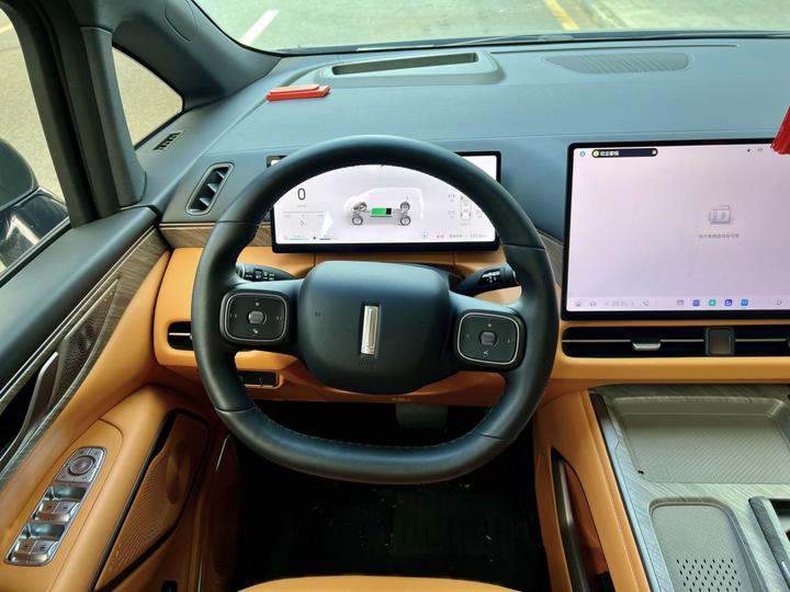 2025 AWD 7 photo 2