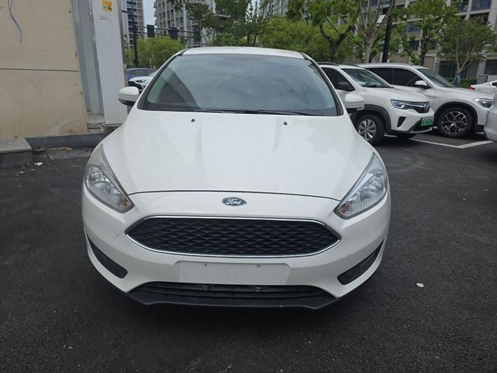 Focus 2017 Hatchback 1.6L AT Comfort photo 2