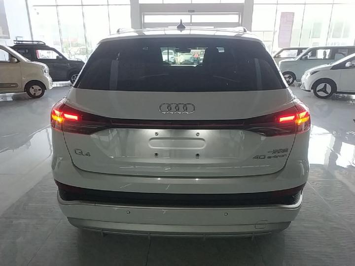 Q4 e-tron 2023 40 e-tron photo 3