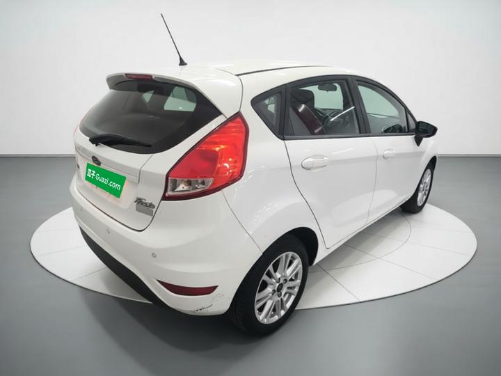 2013 Hatchback 1.5L MT Fashion photo 4
