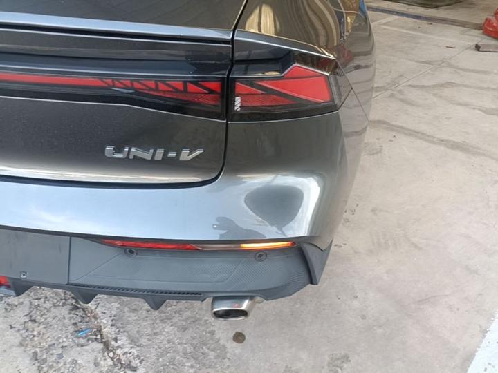 UNI-V 2022 1.5T Premium photo 7