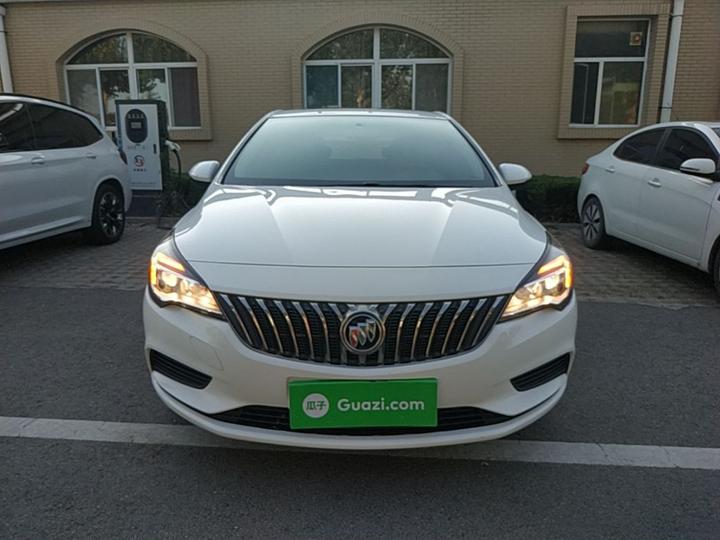 Verano 2016 Hatchback 15S AT Progressive photo 2