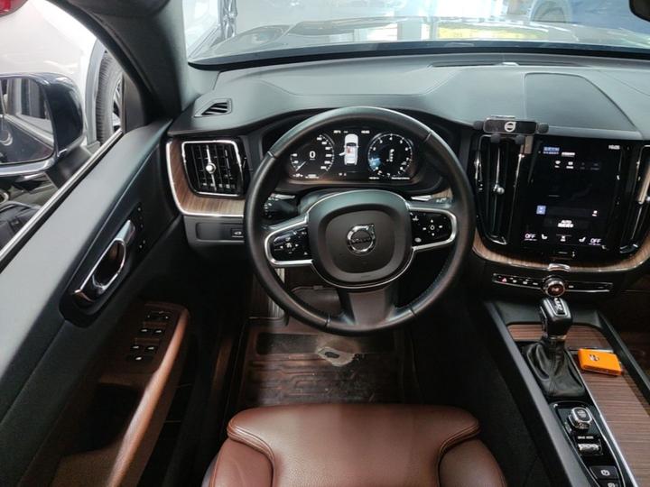 XC60 2021 T5 AWD Luxury photo 6